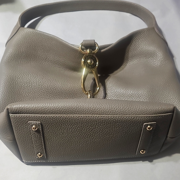 Dooney And Bourke Elegant Women's Bag NWOT - Picture 1 of 11